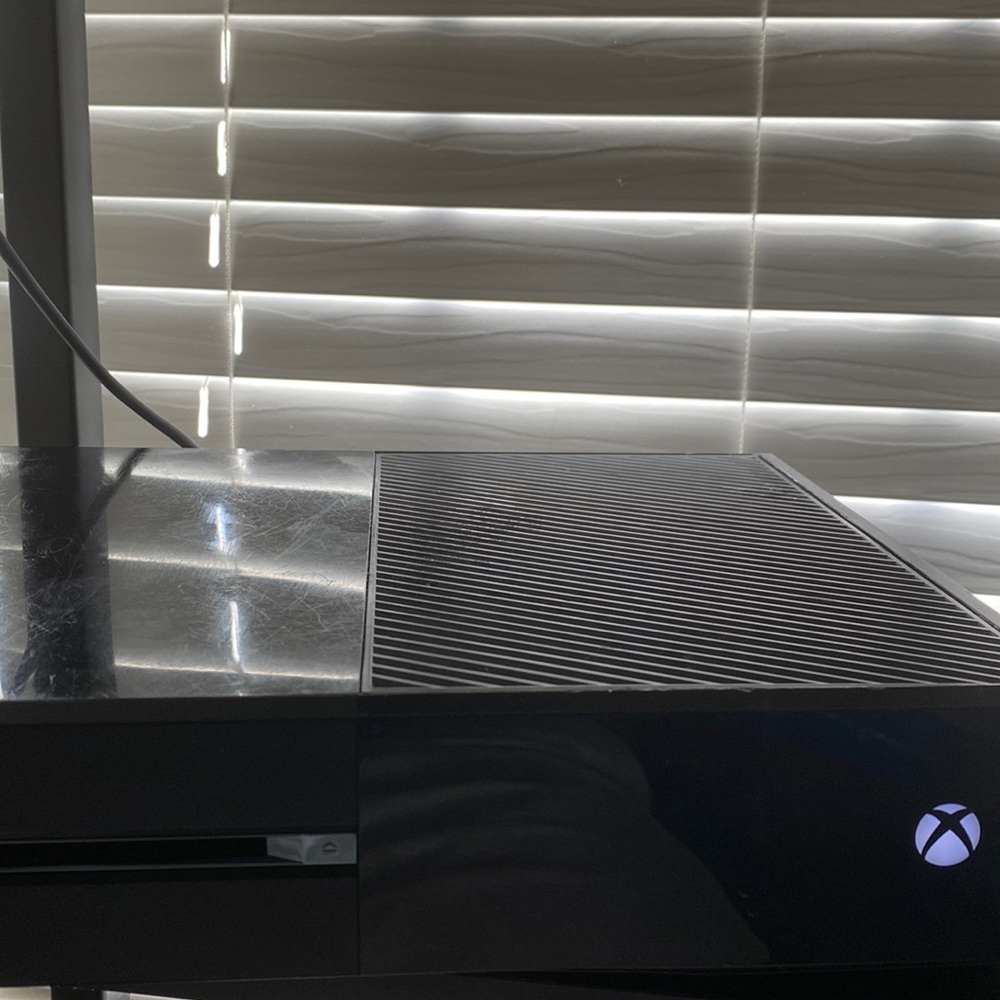 Xbox one standard edition used 500g